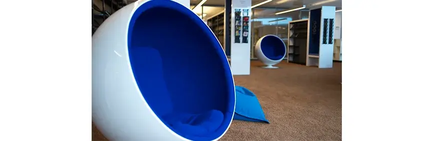 Sonic Chair in einer Bibliothek Sonic Chair in einer Bibliothek